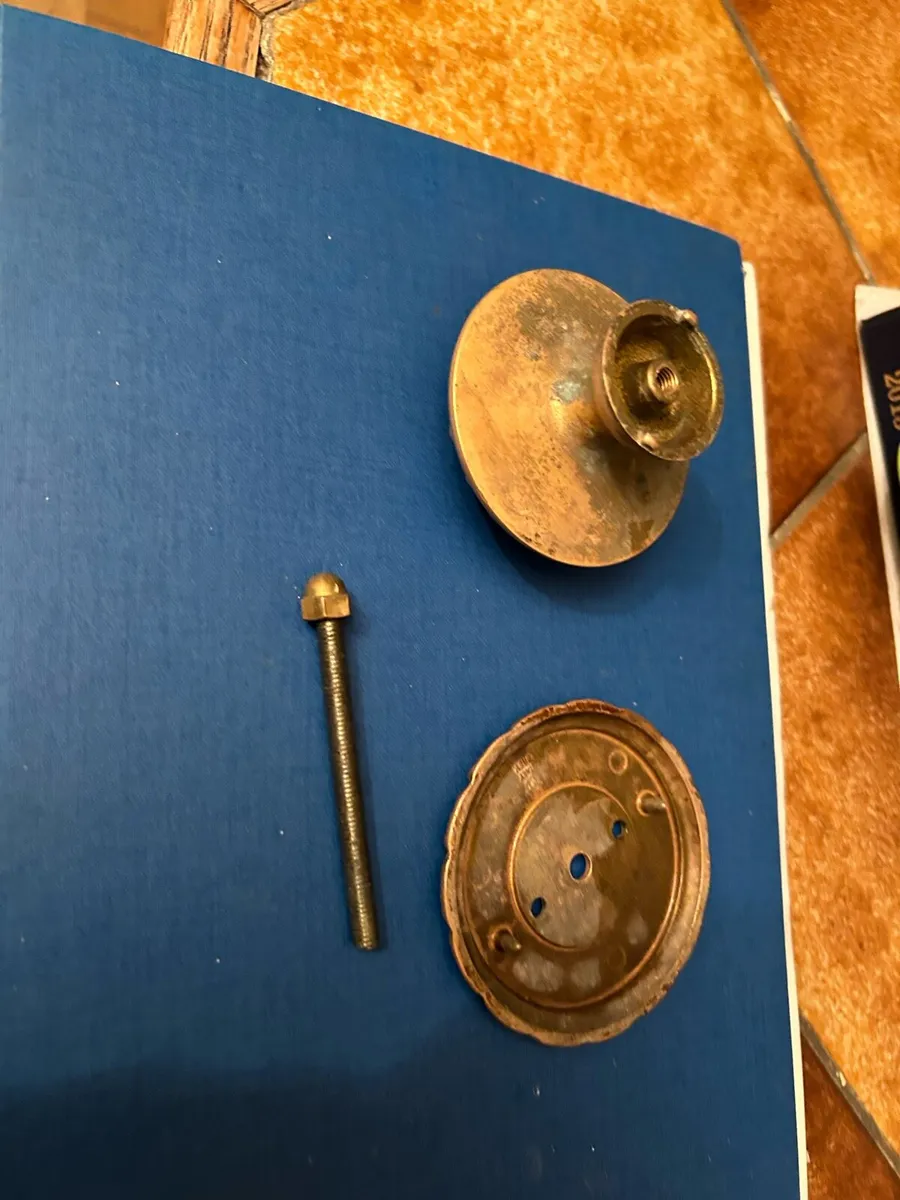 Solid Brass Pulling Knob For Front Door. - Image 4