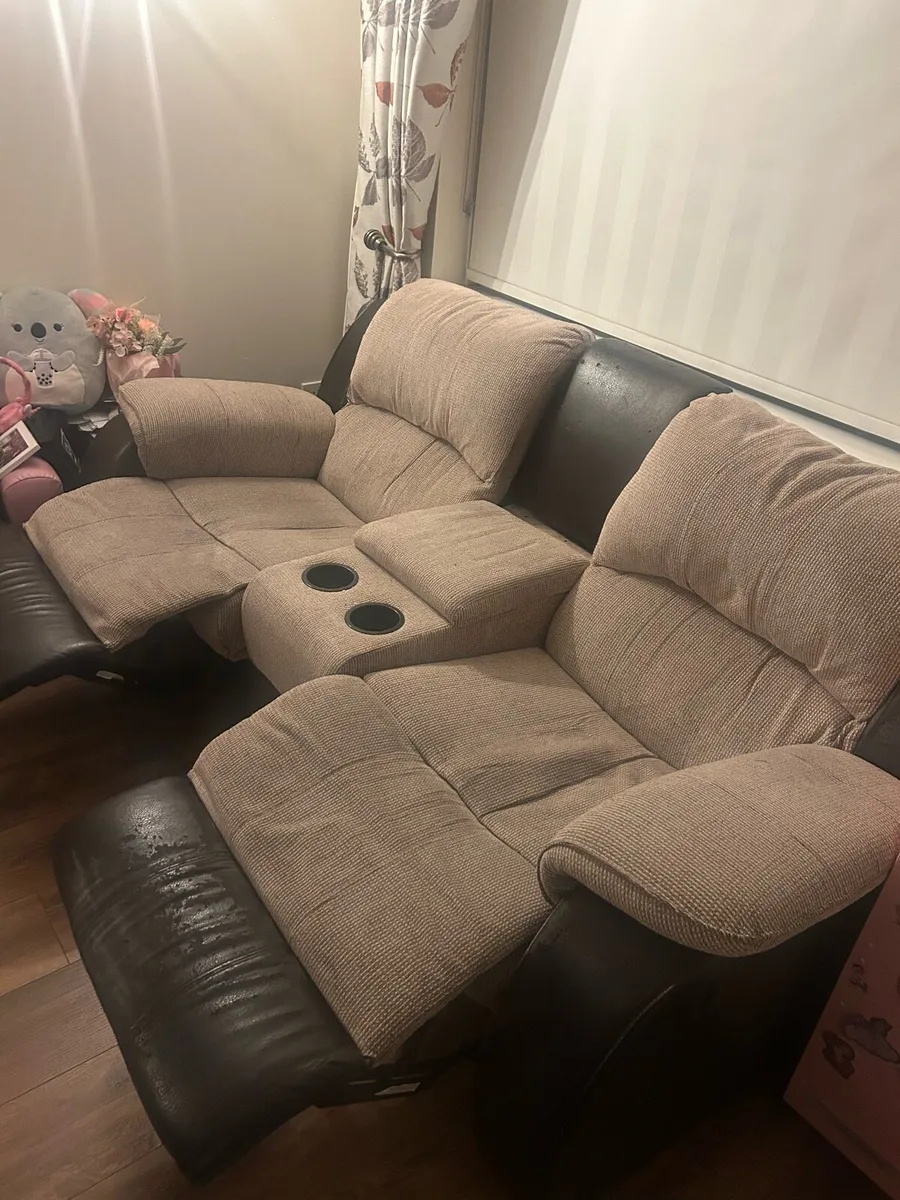 Couches 3 seater +  2 seater decliner - Image 2