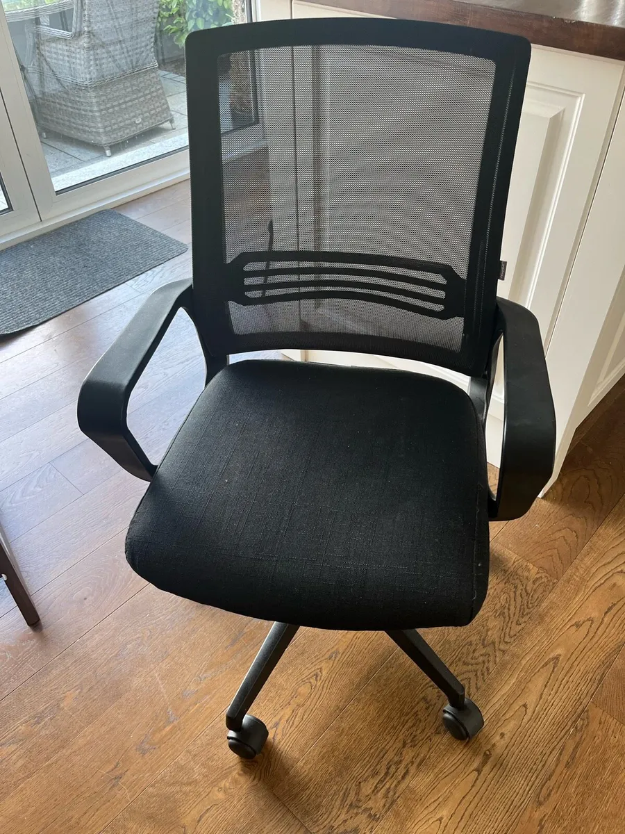 Mesh office chair- adjustable- excellent condition - Image 1