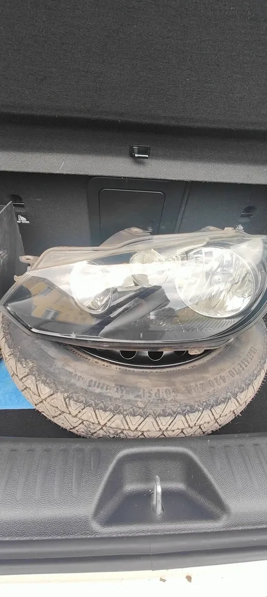 Left Headlight for VW golf 6 in perfect condition - Image 1
