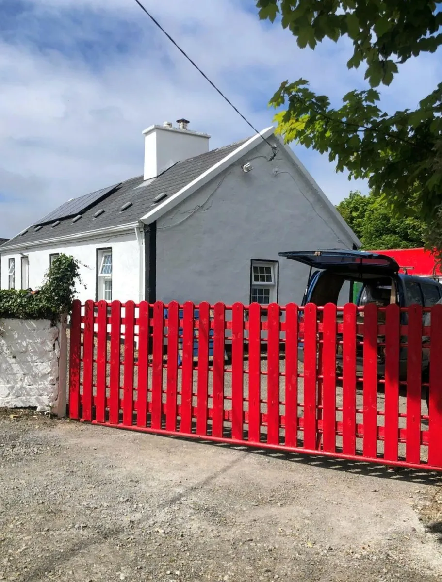 House/Cottage for Sale - Image 1