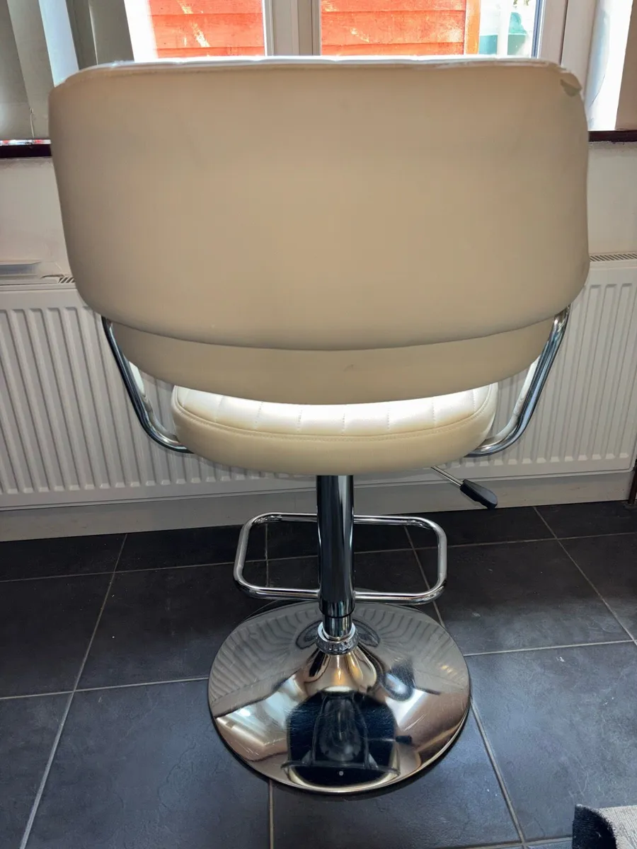 2 cream bar stools - Image 3