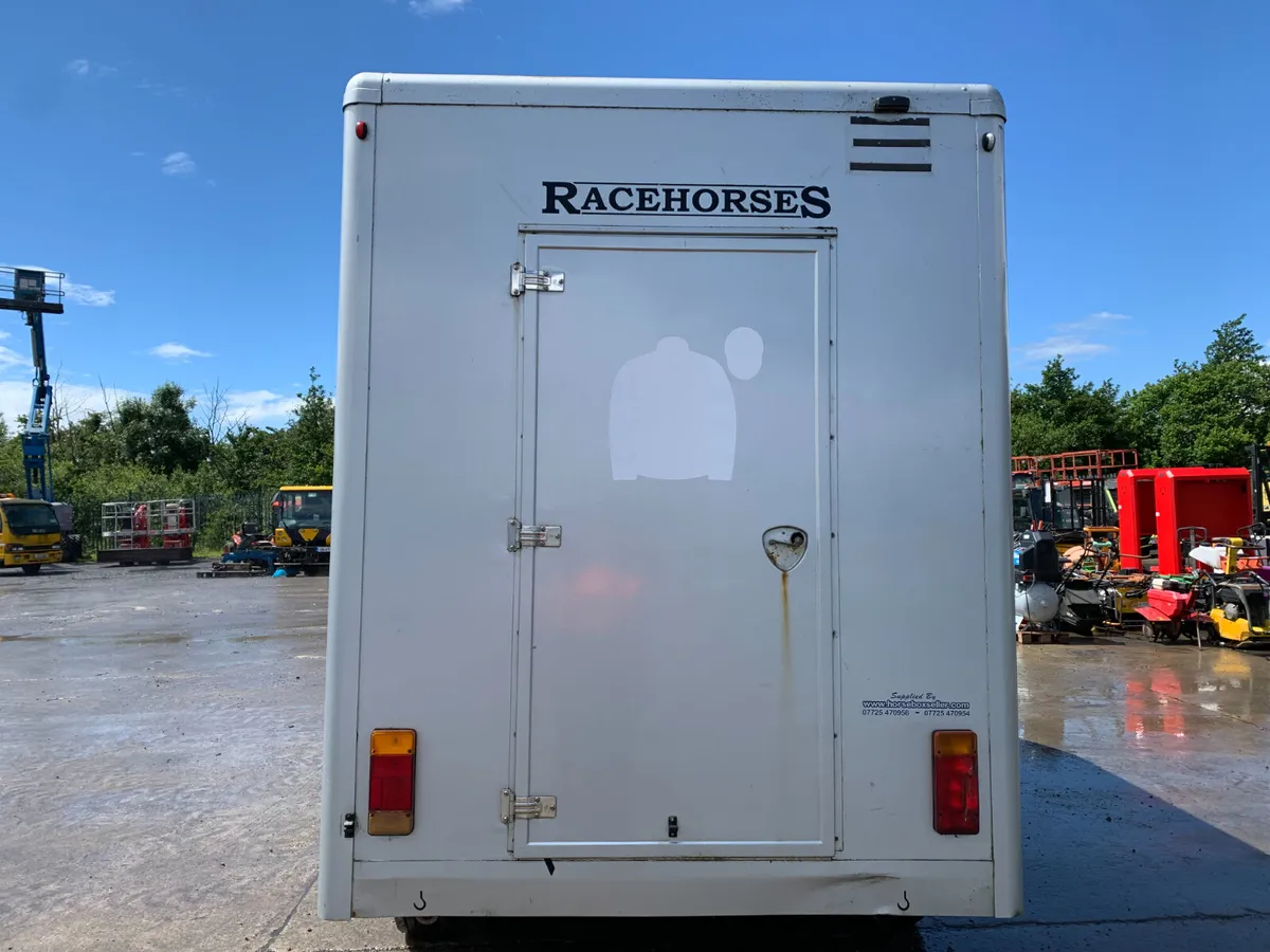 2011 FIAT DUCATO 2 STALL HORSEBOX FOR AUCTION - Image 4