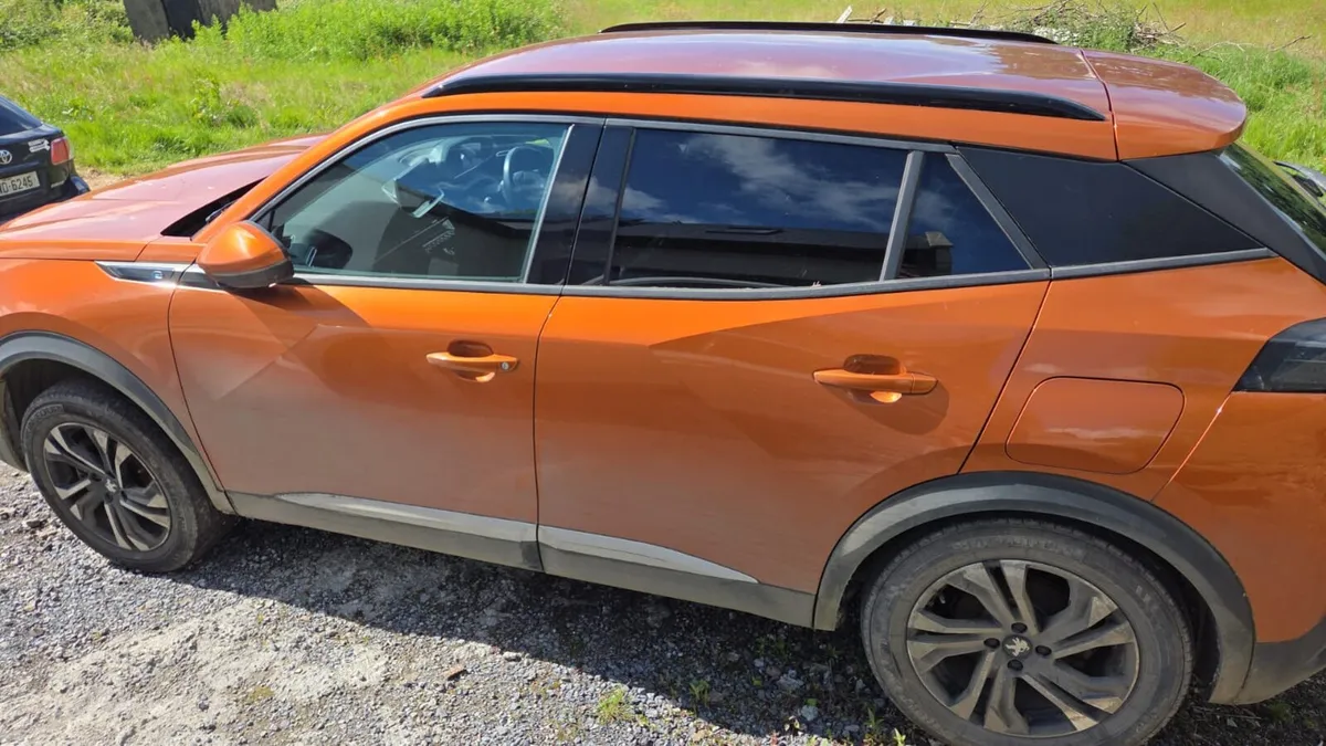 Peugeot 2008E SUV ALLURE electric CHEAP - Image 4