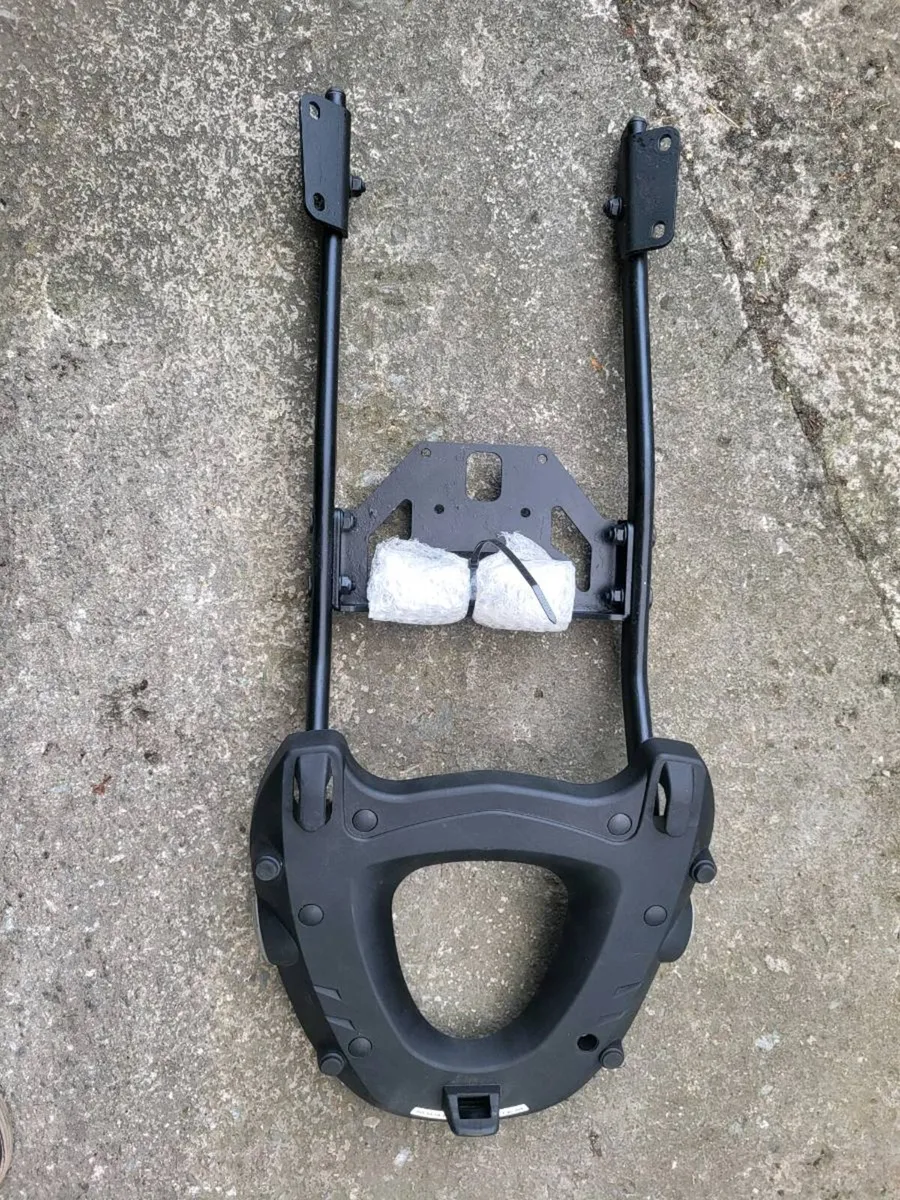 **GIVI Yamaha Tracer 700 Rear Luggage Top Box Rack - Image 3