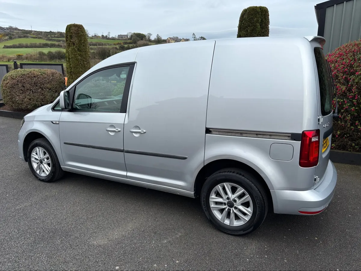 Volkswagen Caddy 2.0 TDI HIGHLINE NAV - Image 2