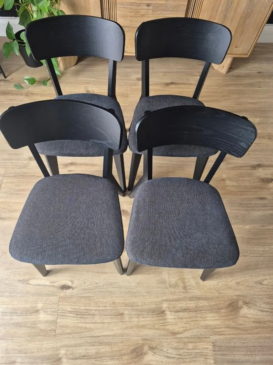 Dining chairs in excellent condition