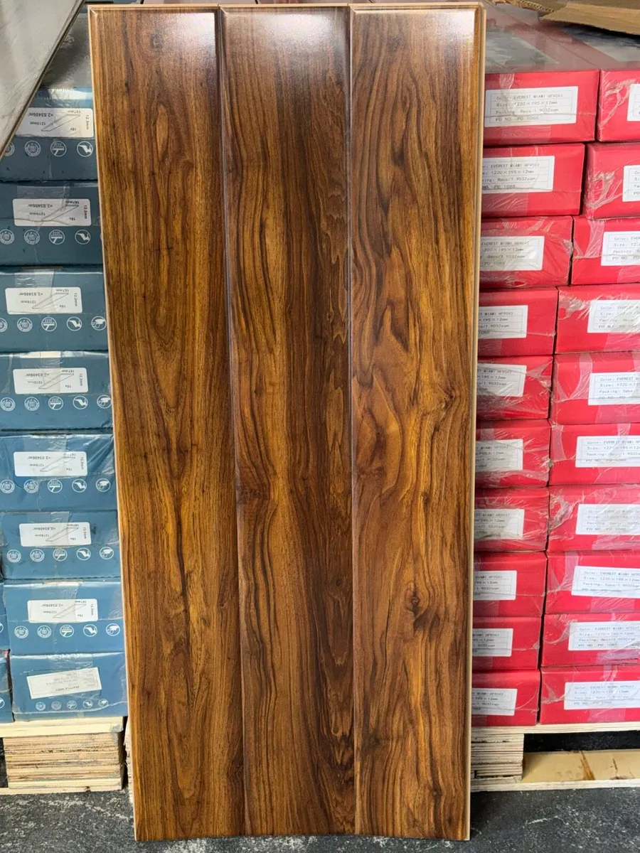 Laminated 12mm high gloss flooring - Image 2