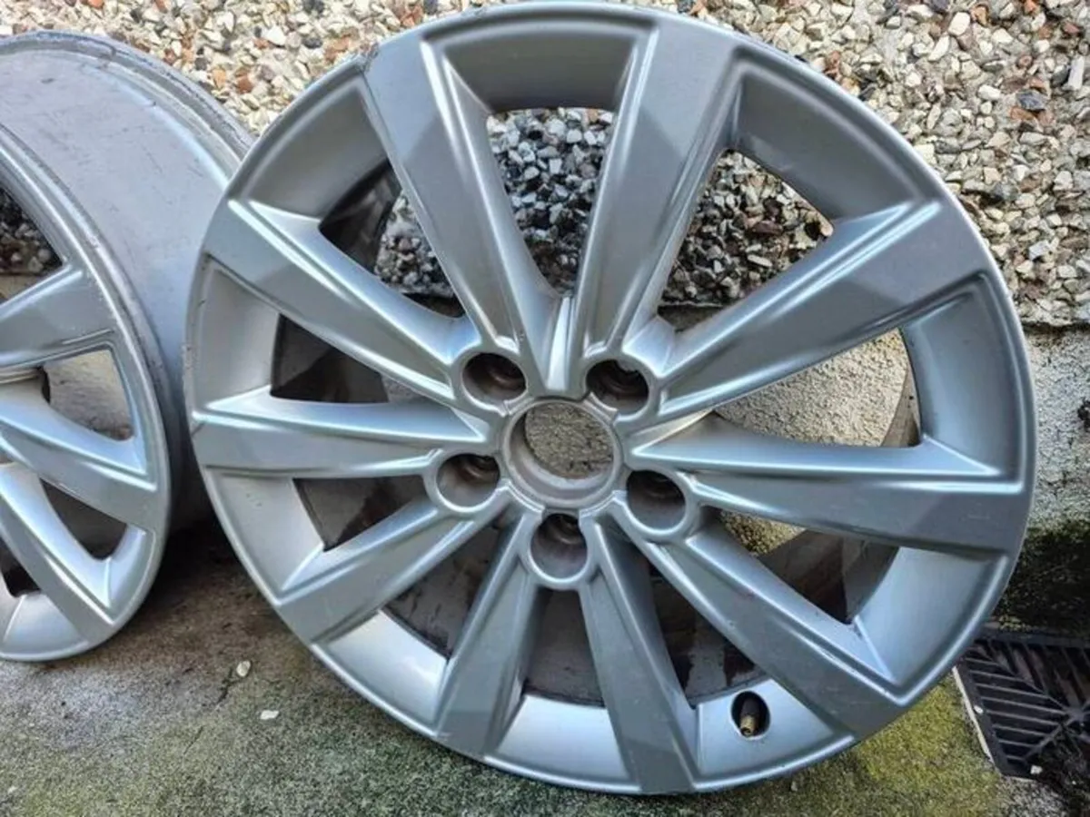 oem vw 16 inch alloys 5x112 3 alloys - Image 3
