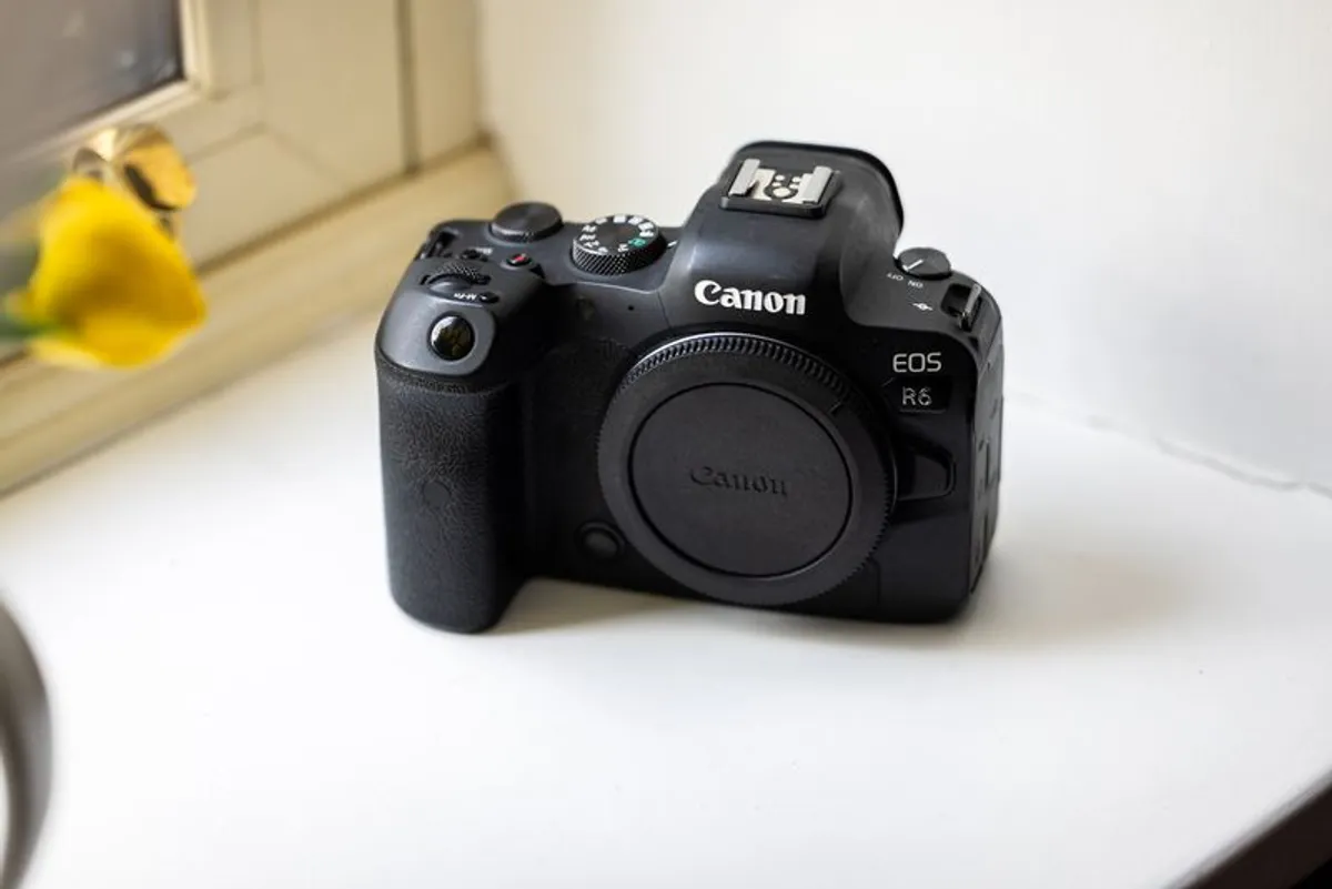 Canon Eos R6 - Image 1