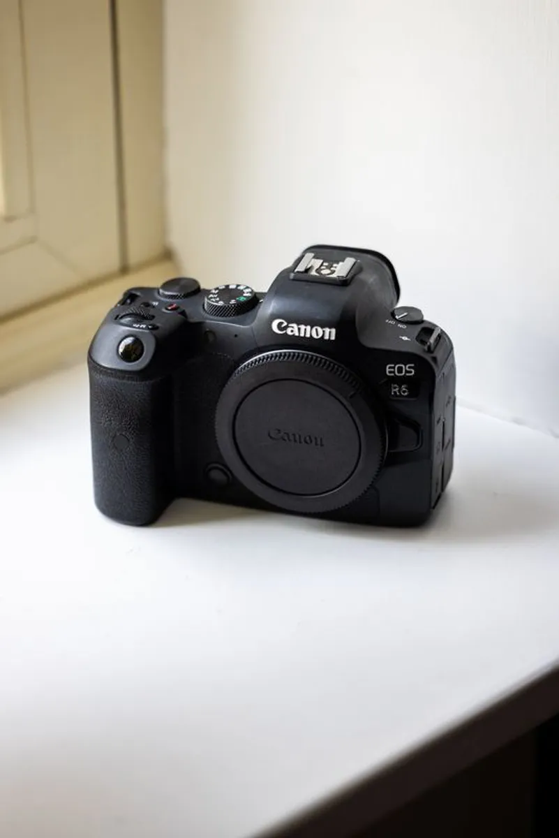 Canon Eos R6 - Image 2