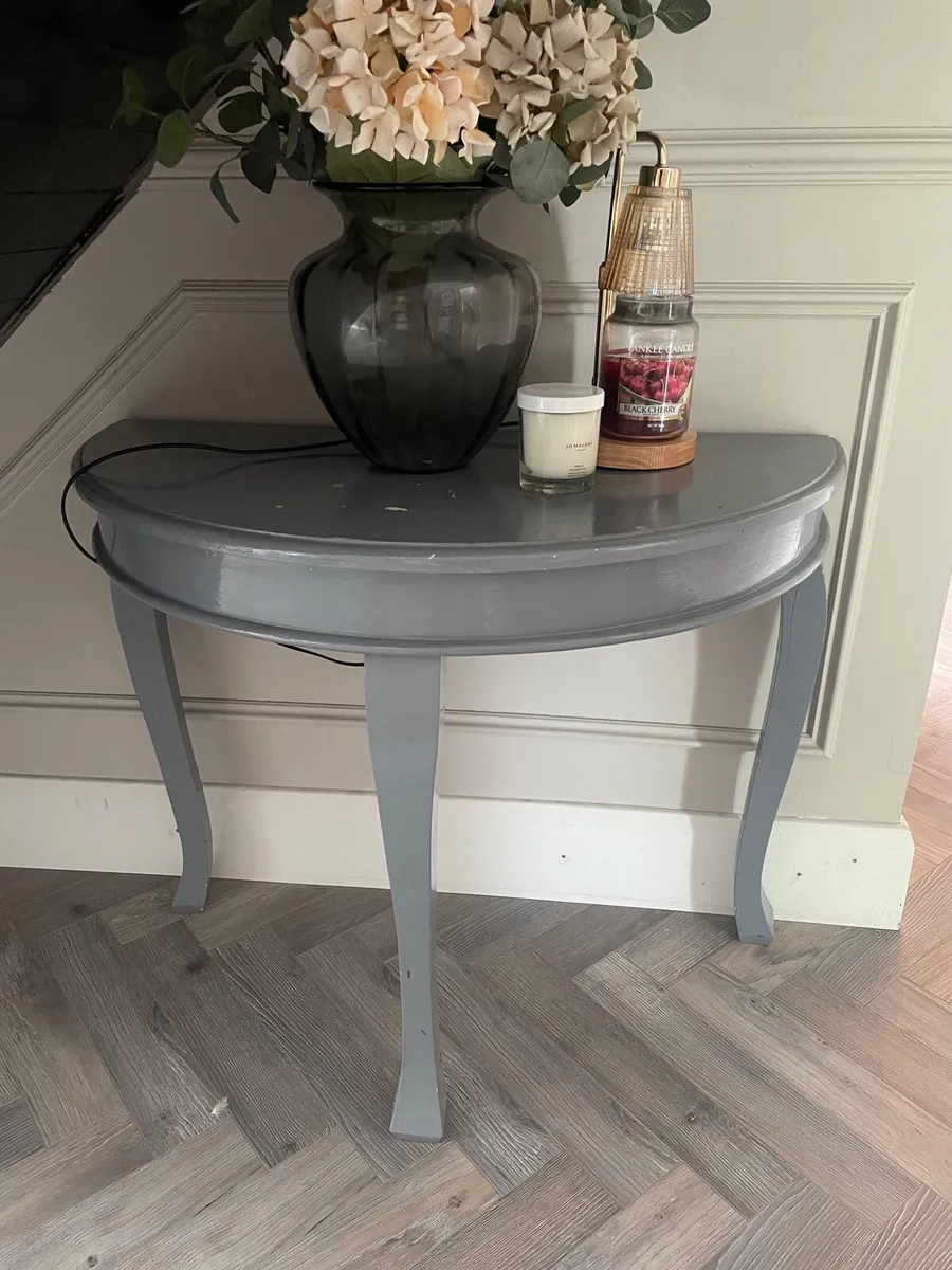 Half moon table - Image 1