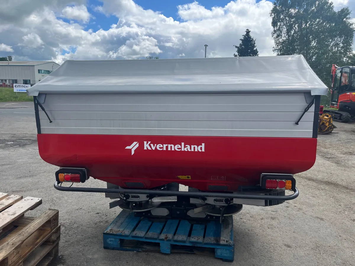 Kverneland Exacta CL fertiliser spreader - Image 1