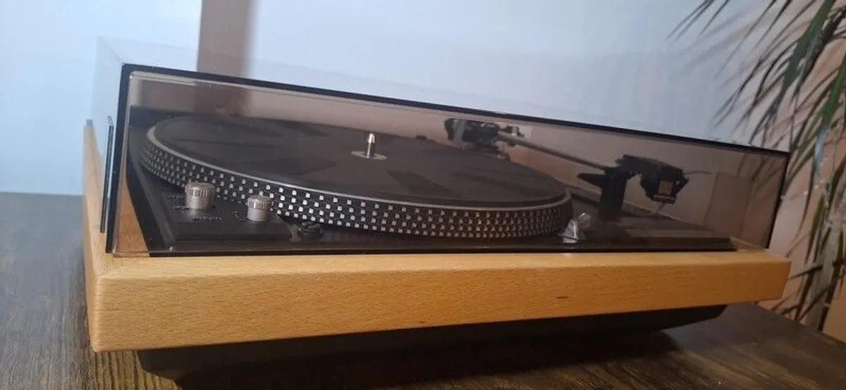 Dual 604 Electronic Direct Drive Turntable + Shure V15 Type III - Image 4