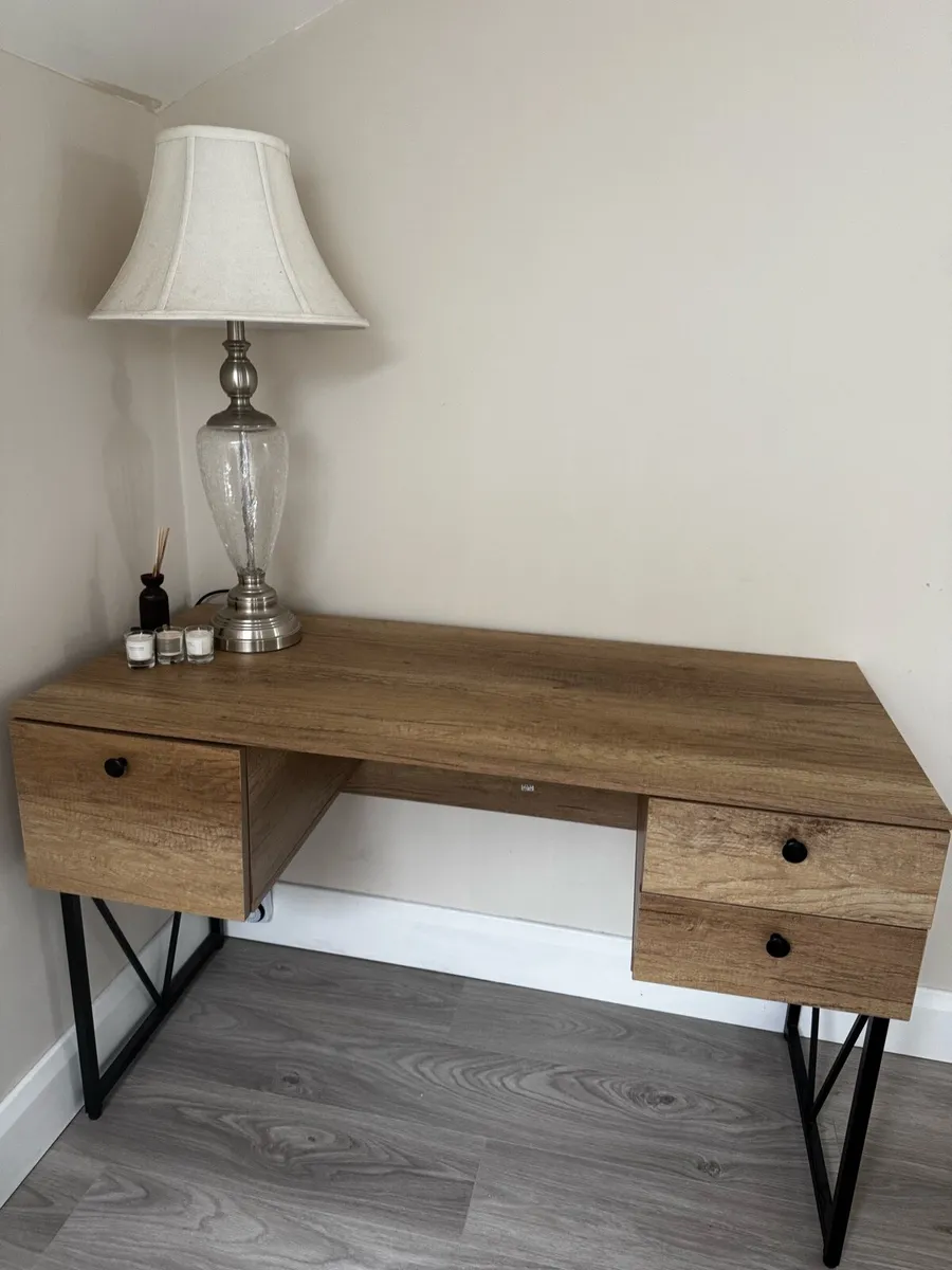 Desk - Image 1