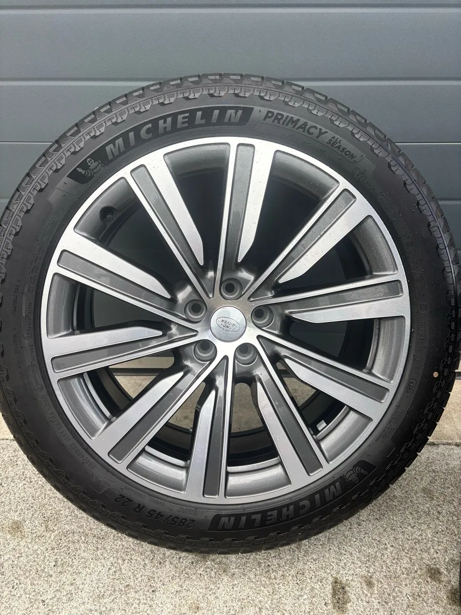 Genuine Range Rover 22 inch alloys - Image 2