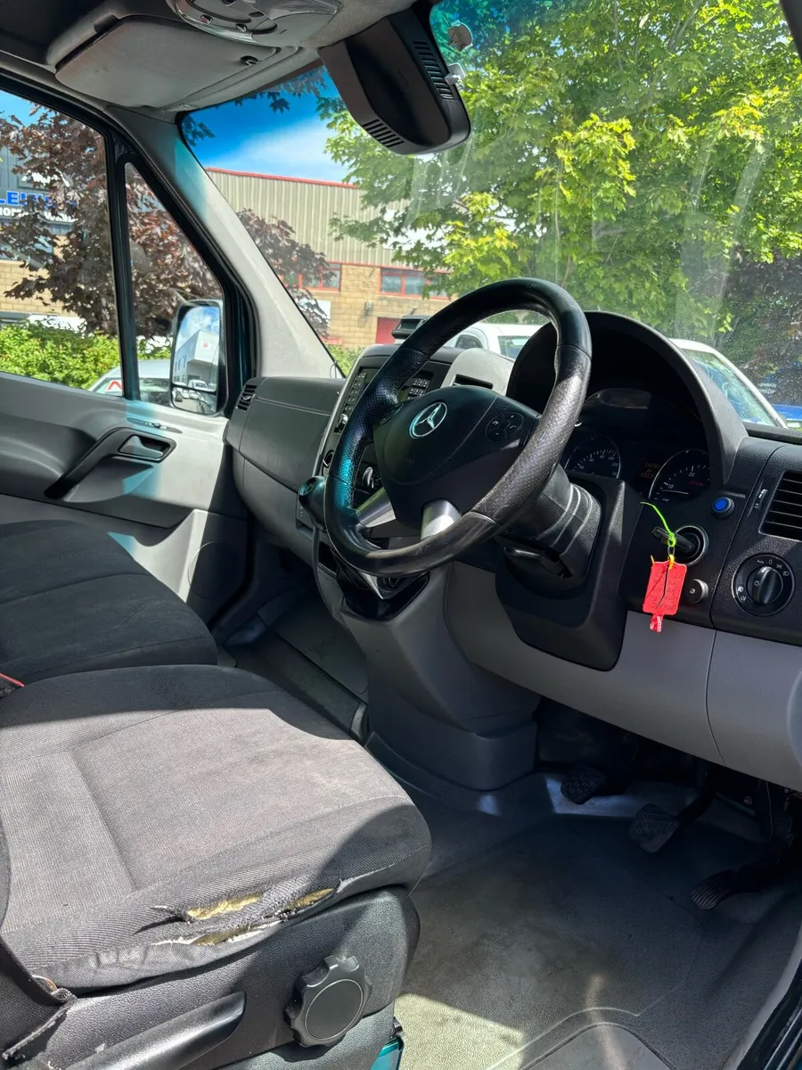Mercedes Sprinter 519 V6 2018 - Image 3