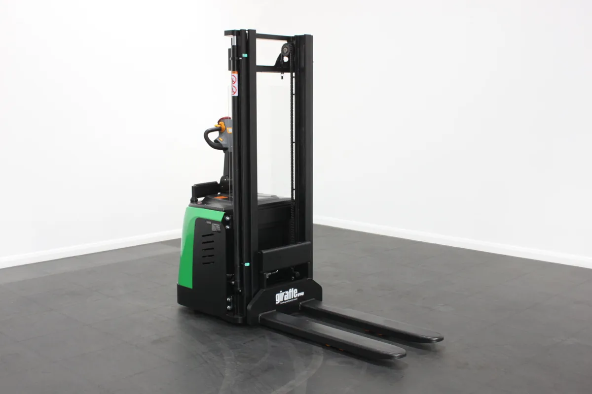 giraffe GES16P-30 Stand-on Powered Stacker 1,600kg - Image 1