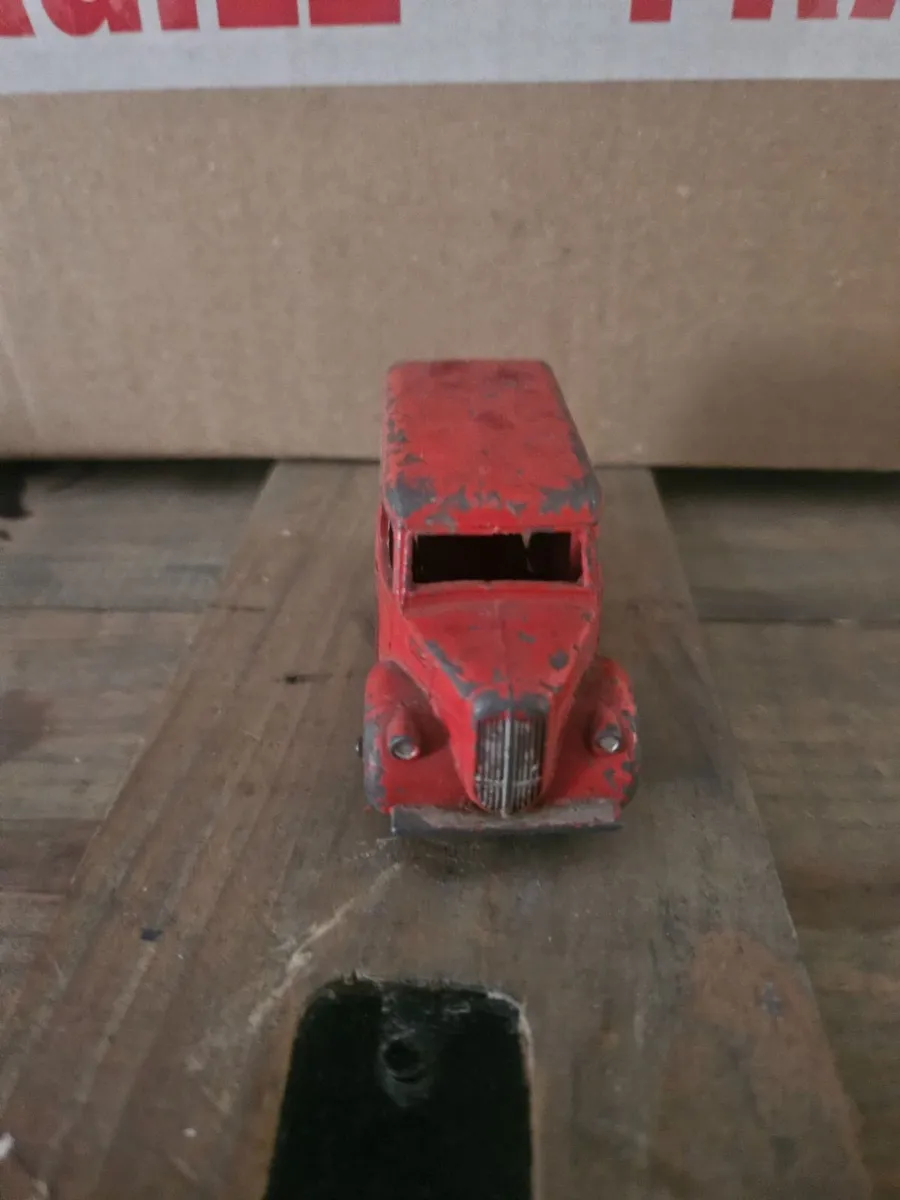 Dinky 1950's Esso Van - Image 1