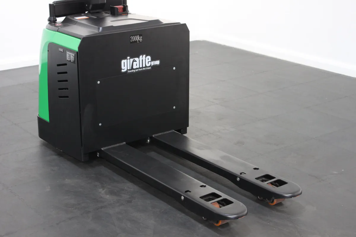 giraffe GET20P Stand-on Pallet truck– 2,000kg - Image 3