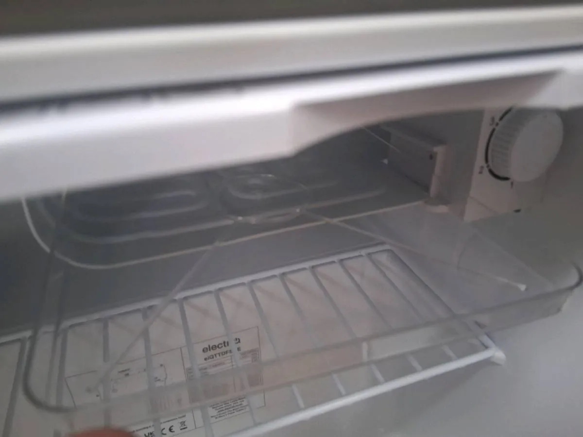 Mini Fridge - Image 3