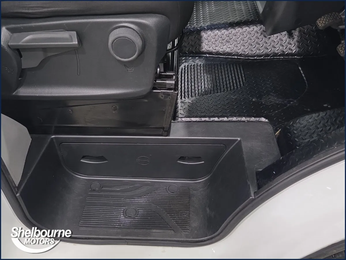 Maxus Deliver 9 Lwb Diesel Fwd - Image 4