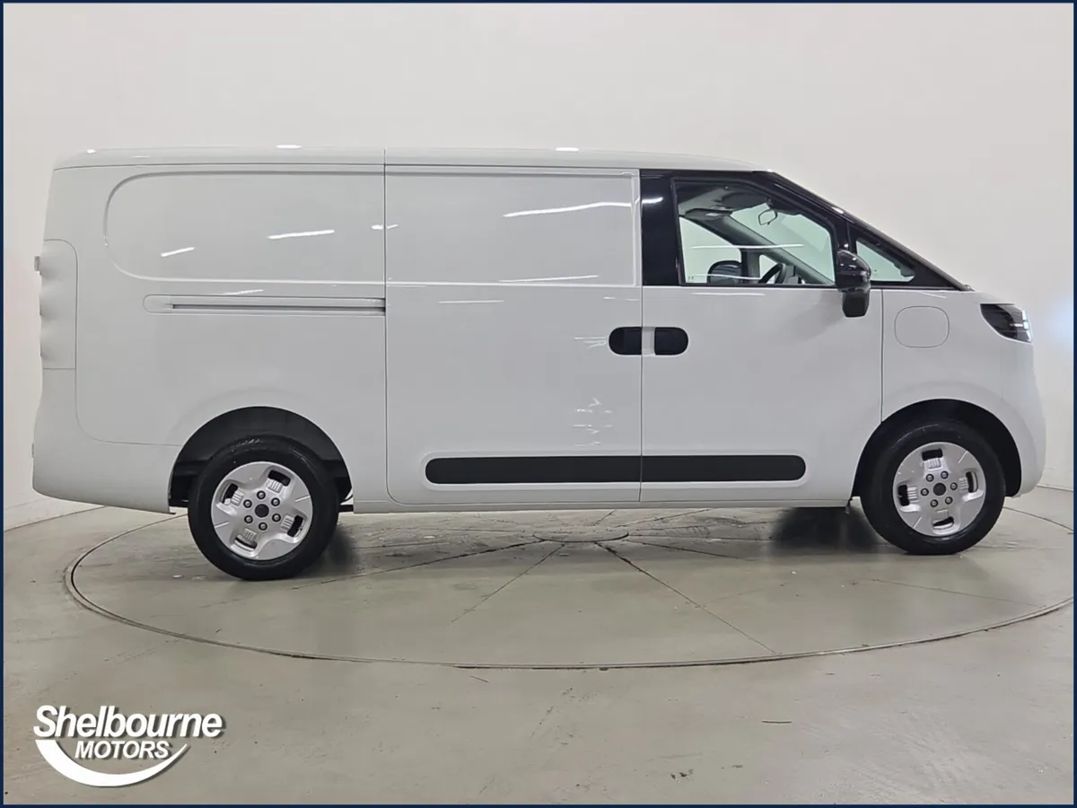 Maxus Deliver 5 E  L1 Electric - Image 3