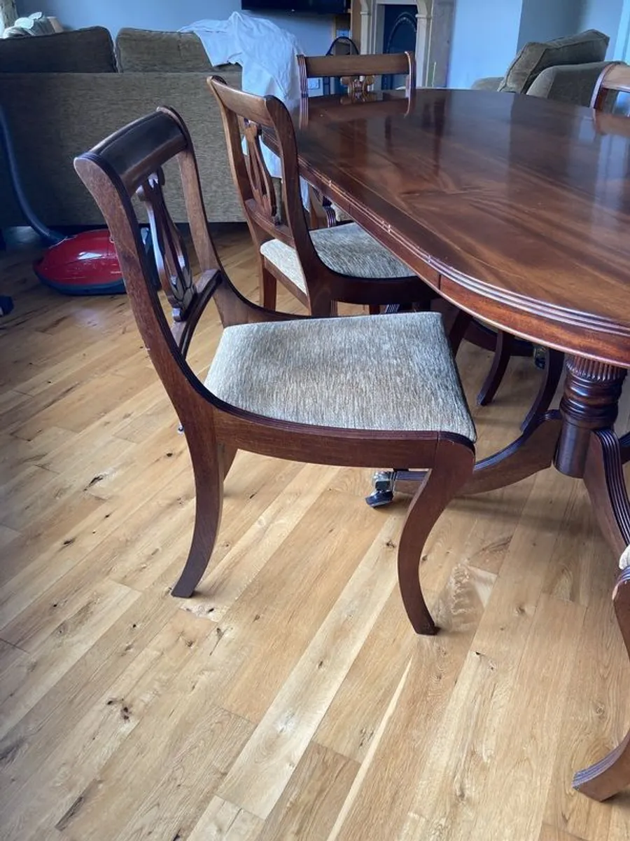 Mahogany dining room table and chairs - Image 4