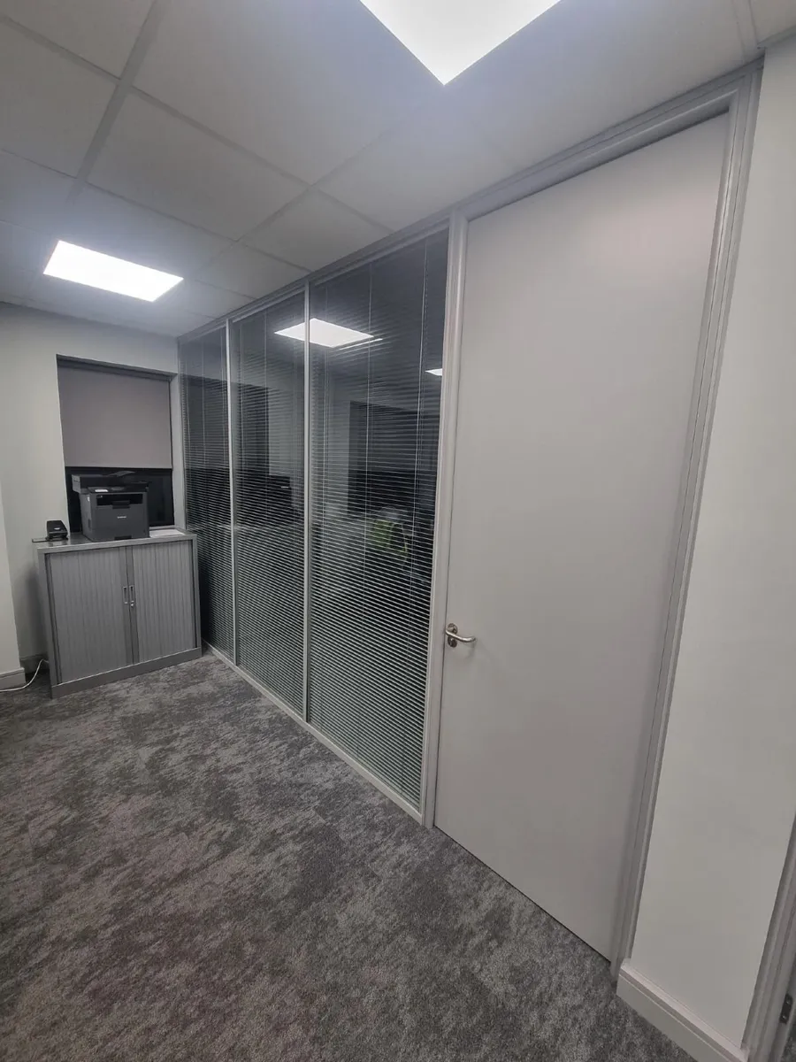 GLASS OFFICE PARTITION WALL - Image 1