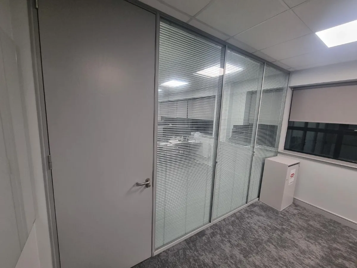 GLASS OFFICE PARTITION WALL - Image 2