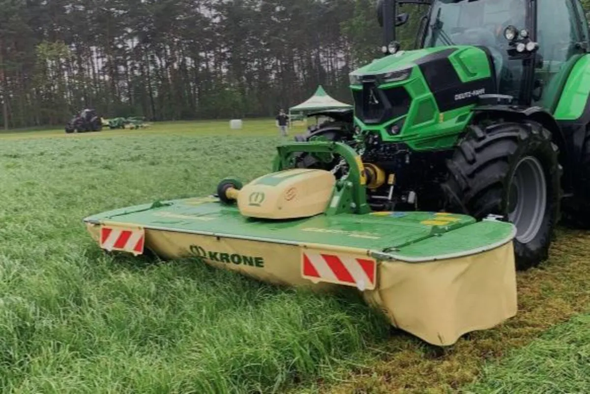 Krone F320 M Non Conditioner Front Mower - Image 2