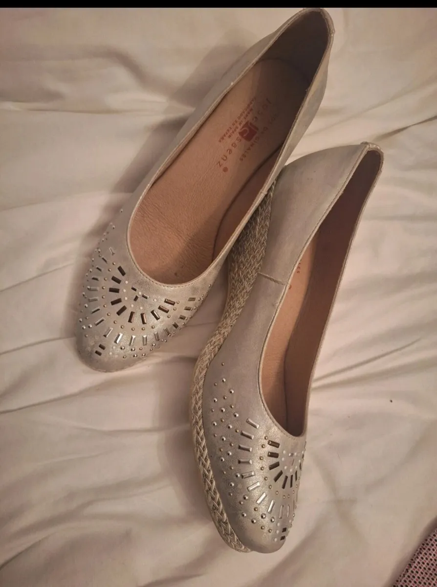Ladies beautiful wedges - Image 1