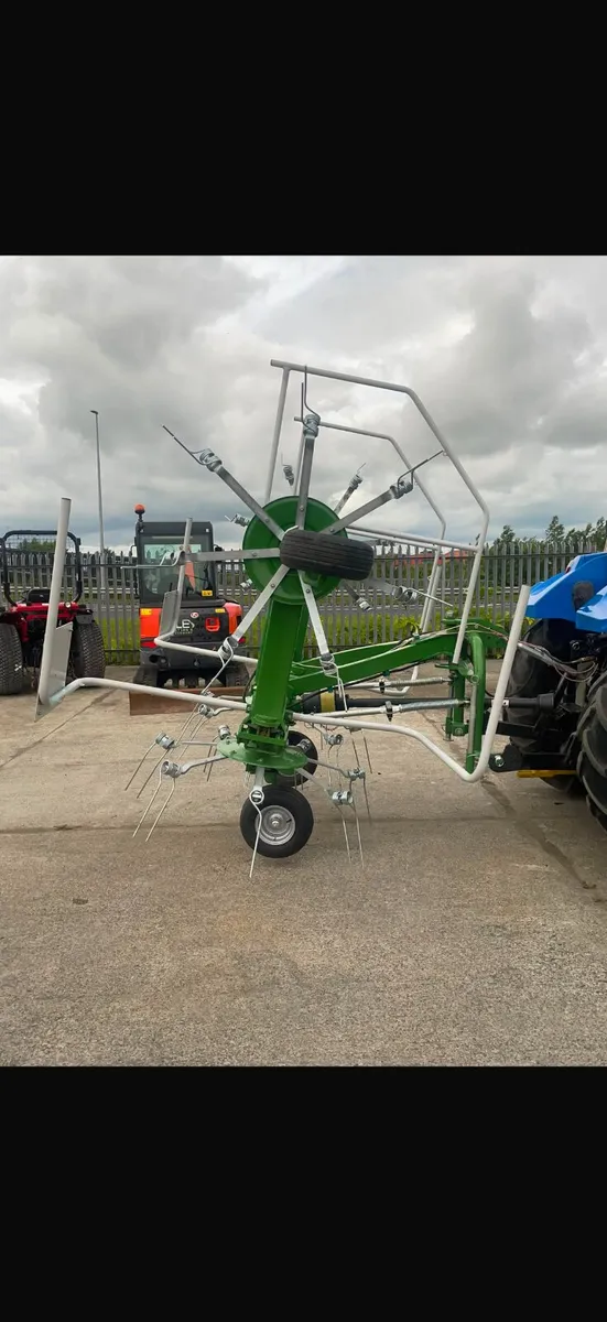 New Pronar 4 rotar tedder - Image 4