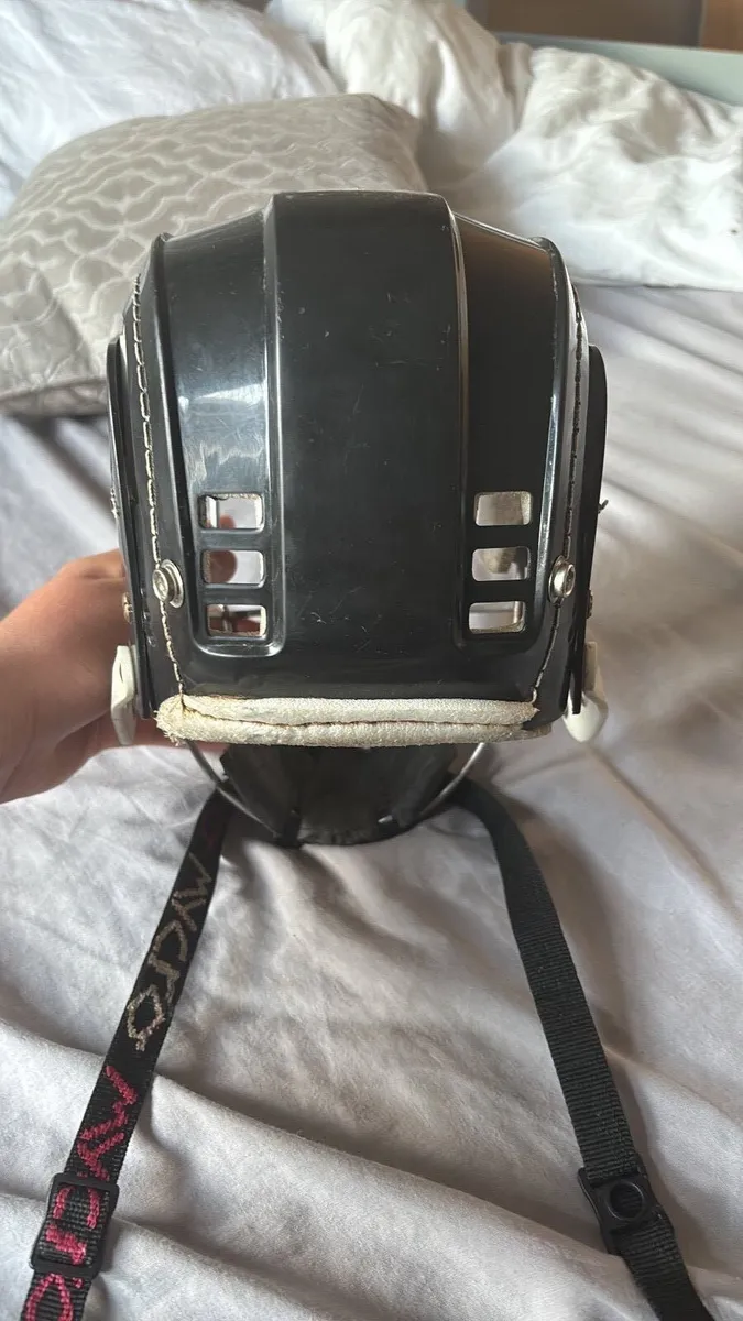 Gola hurling helmet - Image 2