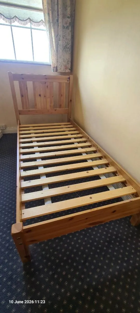 Solid pine bed base - Image 1