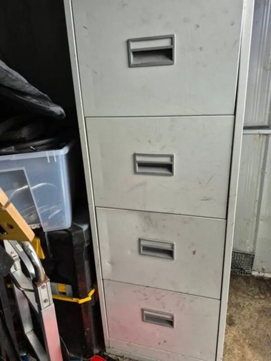 metal file cabinet 4 drawer - Image 1