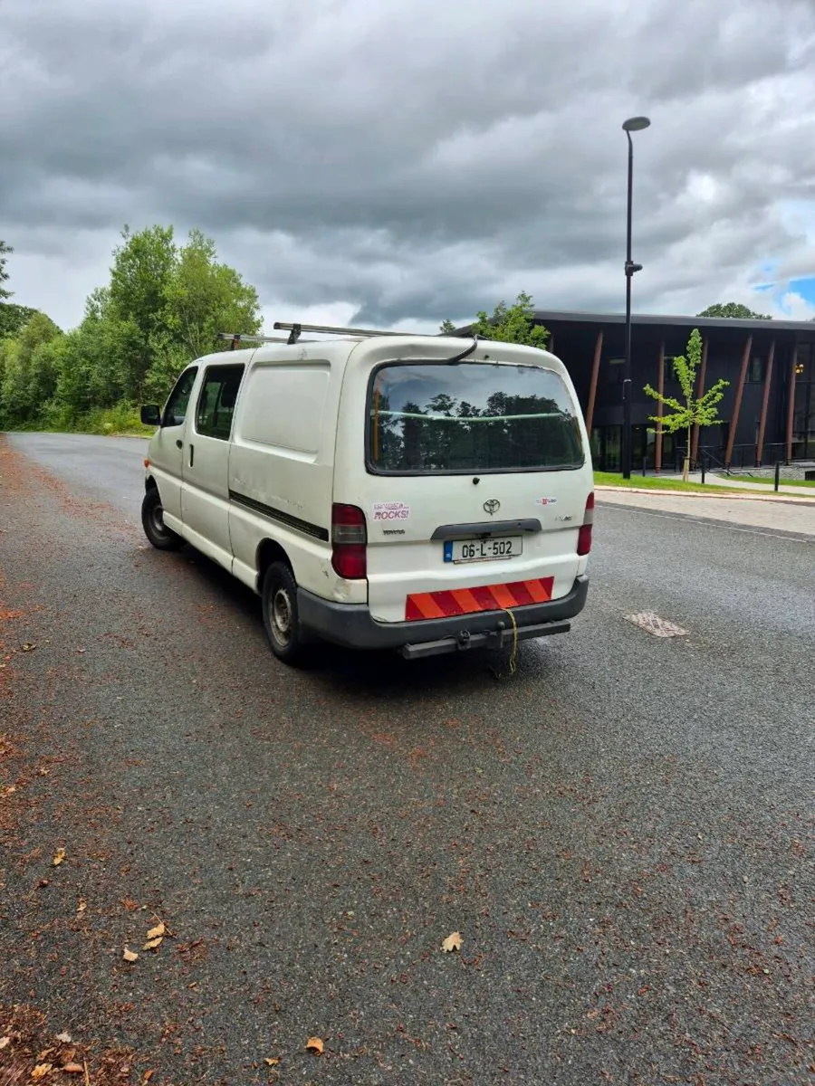 06 Toyota hiace - Image 3