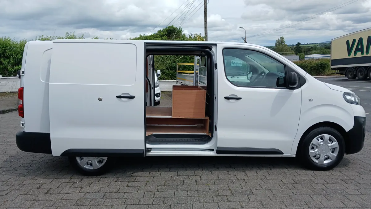 OPEL VIVARO DISPATCH EXPERT LWB 149KMS TOWBAR - Image 4