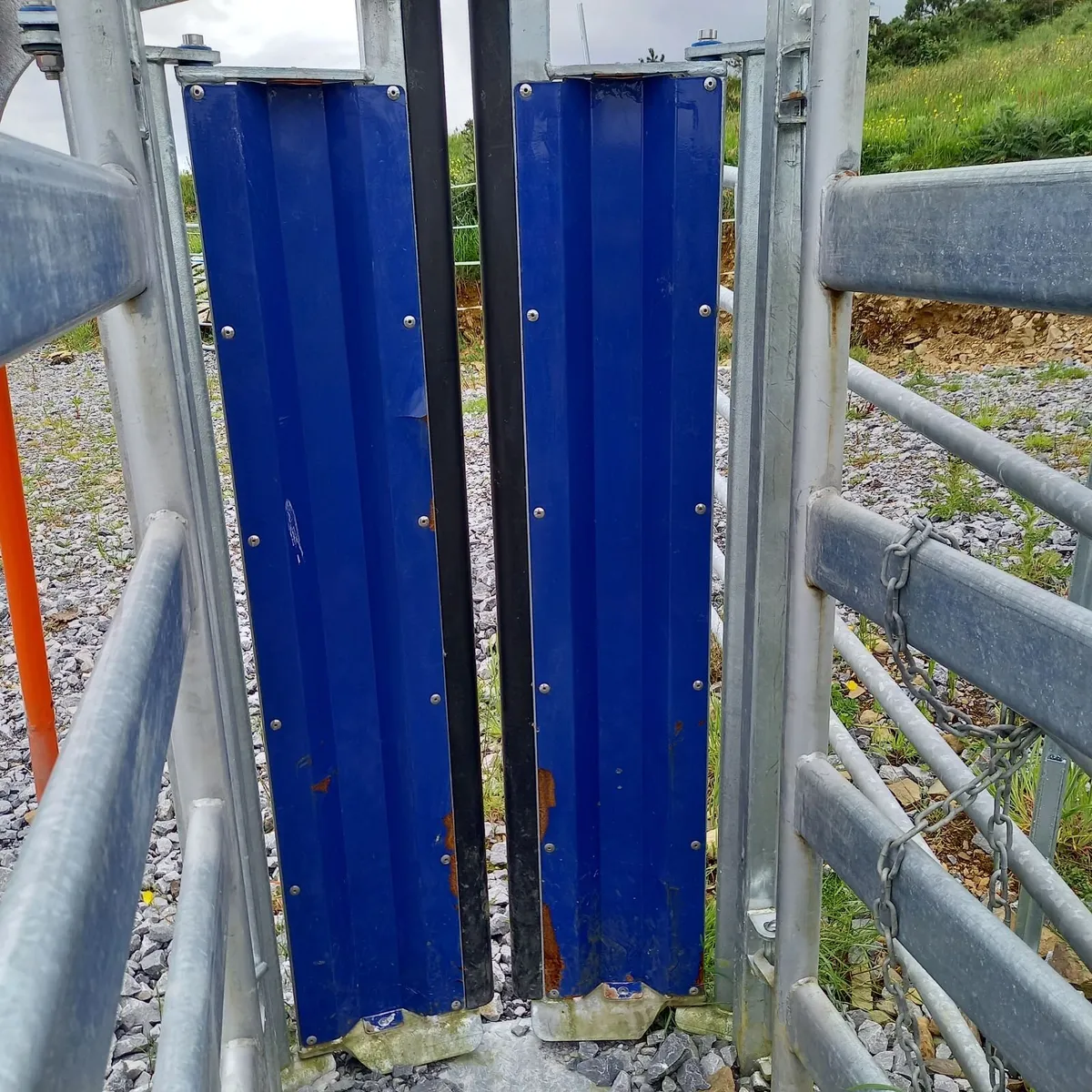 Mobile cattle crush and pen - Image 3