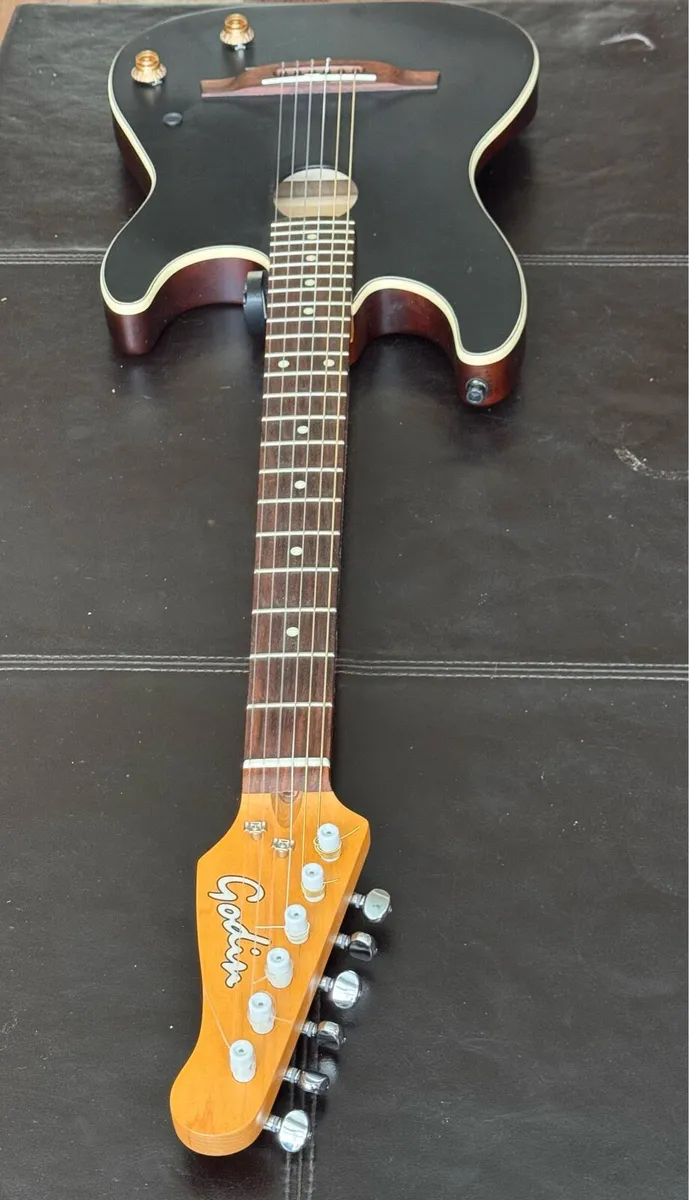 Godin Nylon Electric Acoustic guitar - Image 4