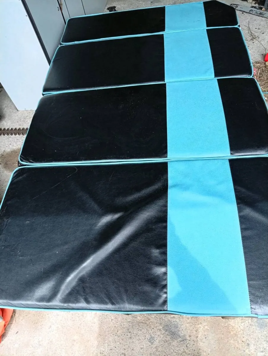 Rock in rool bed 750 euro - Image 3