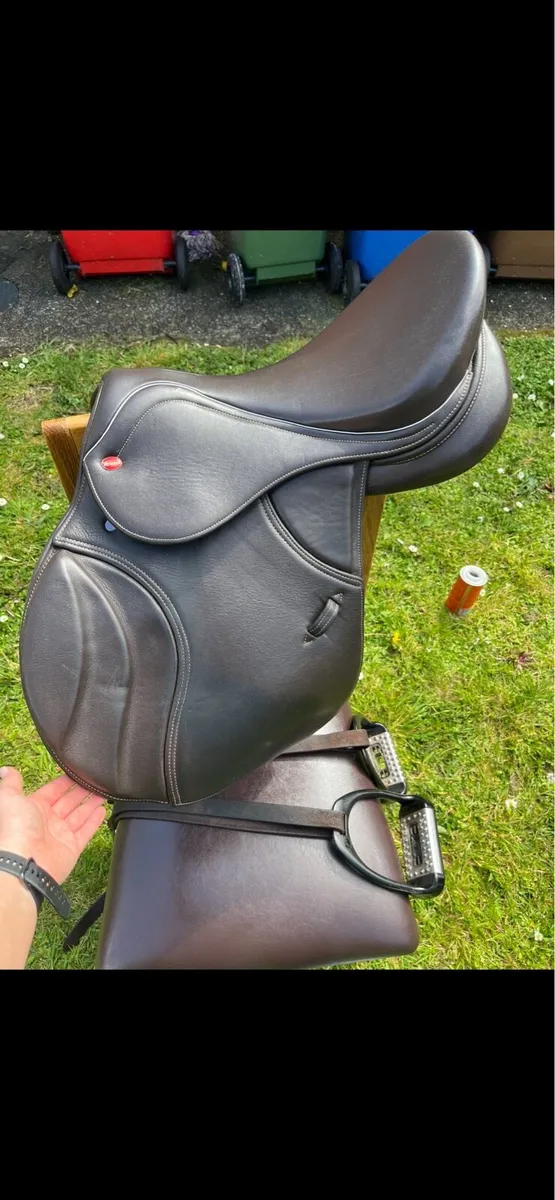 John Whitaker Overton Jump Saddle - Image 2