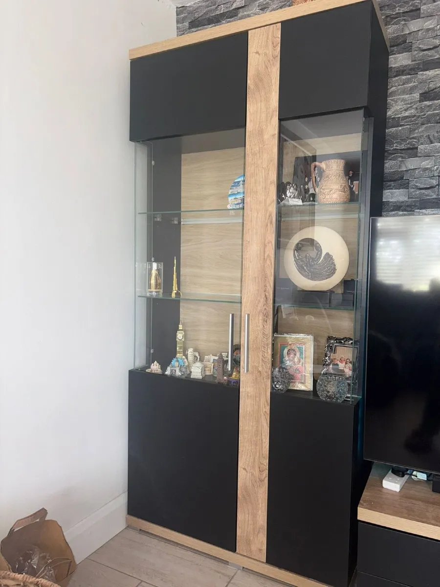 cabinet - Image 1