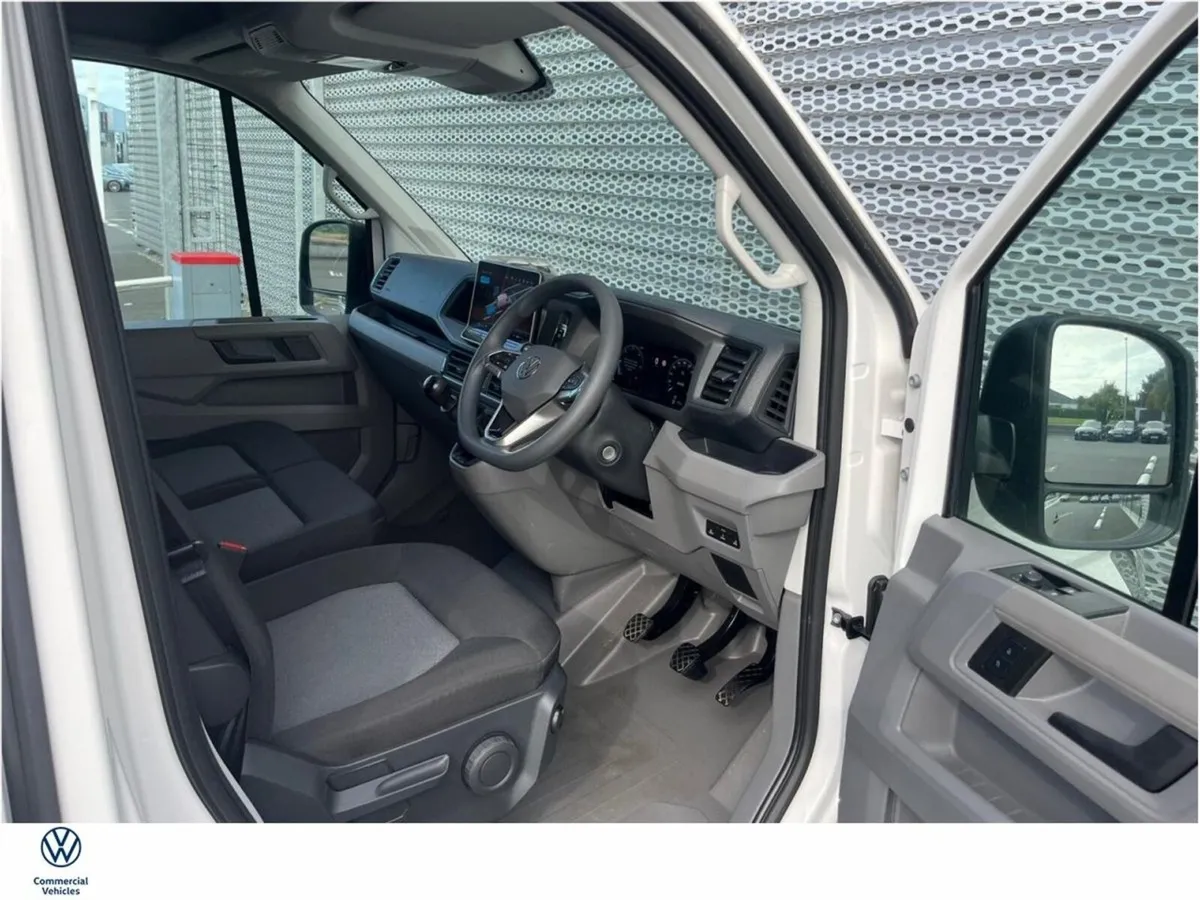 Volkswagen Crafter T30 TRENDLINE MWB HIGH ROOF 140 - Image 2