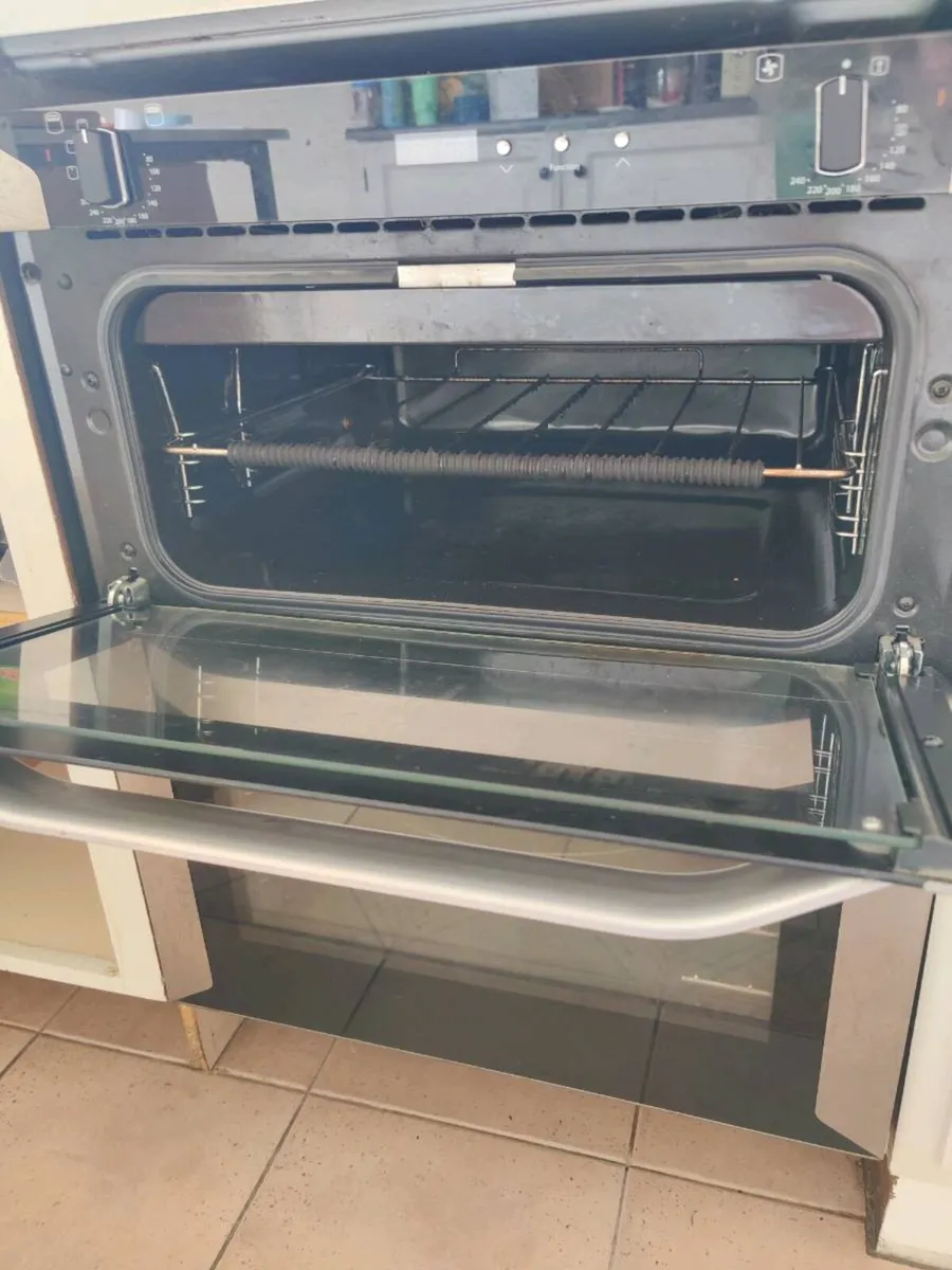 Belling BELBI70F Built-In Electric Oven - Image 3
