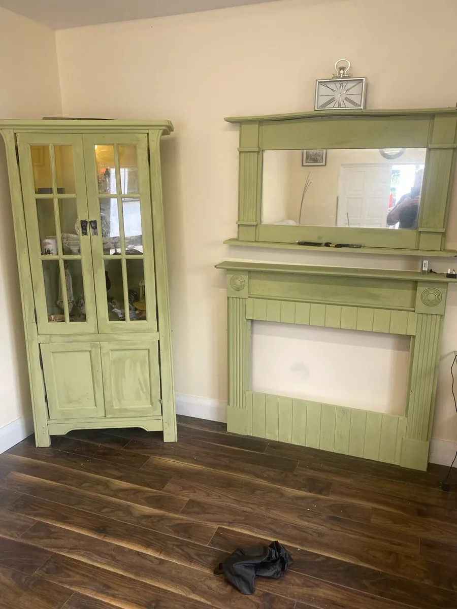 Corner unit and fireplace