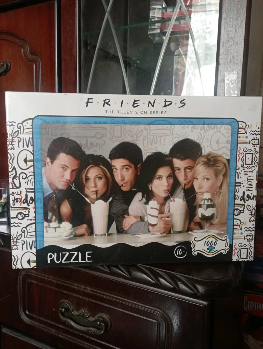 2020 FRIENDS MILKSHAKE   1000 PIECE JIGSAW. - Image 1