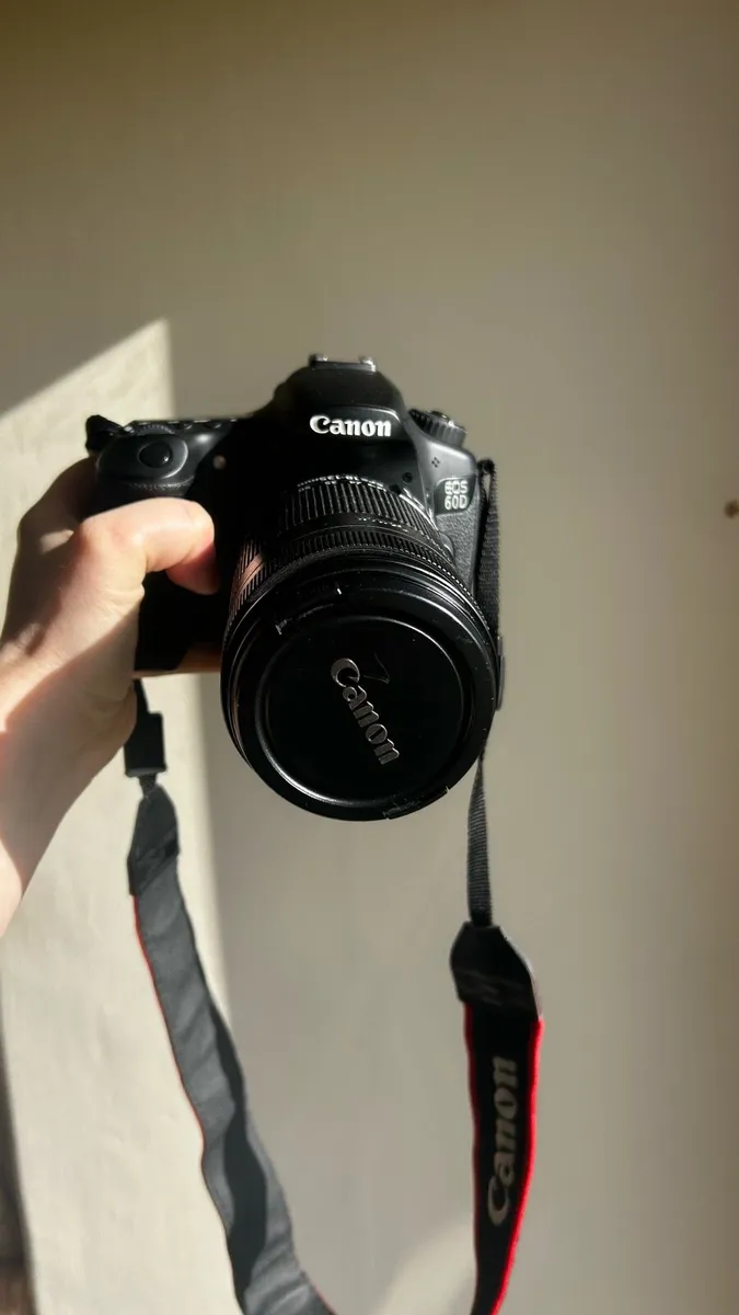 Canon EOS 60D DSLR camera - Image 3