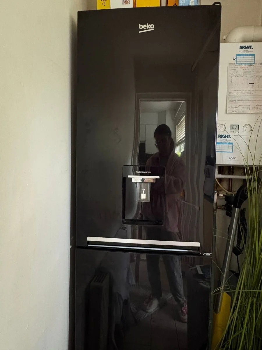 fridge - Image 1