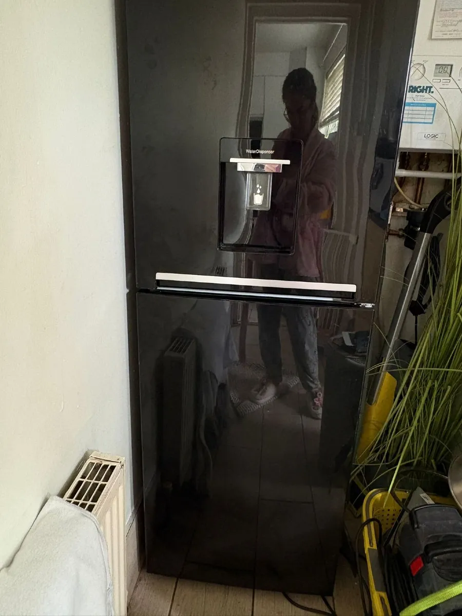 fridge - Image 2